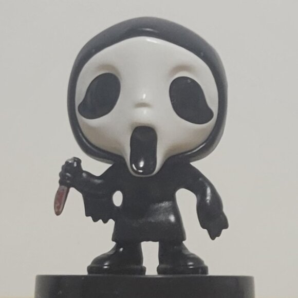 10 Horror Slasher Thriller Psycho Killer Movie Collectable Miniature Figures - Picture 8 of 16